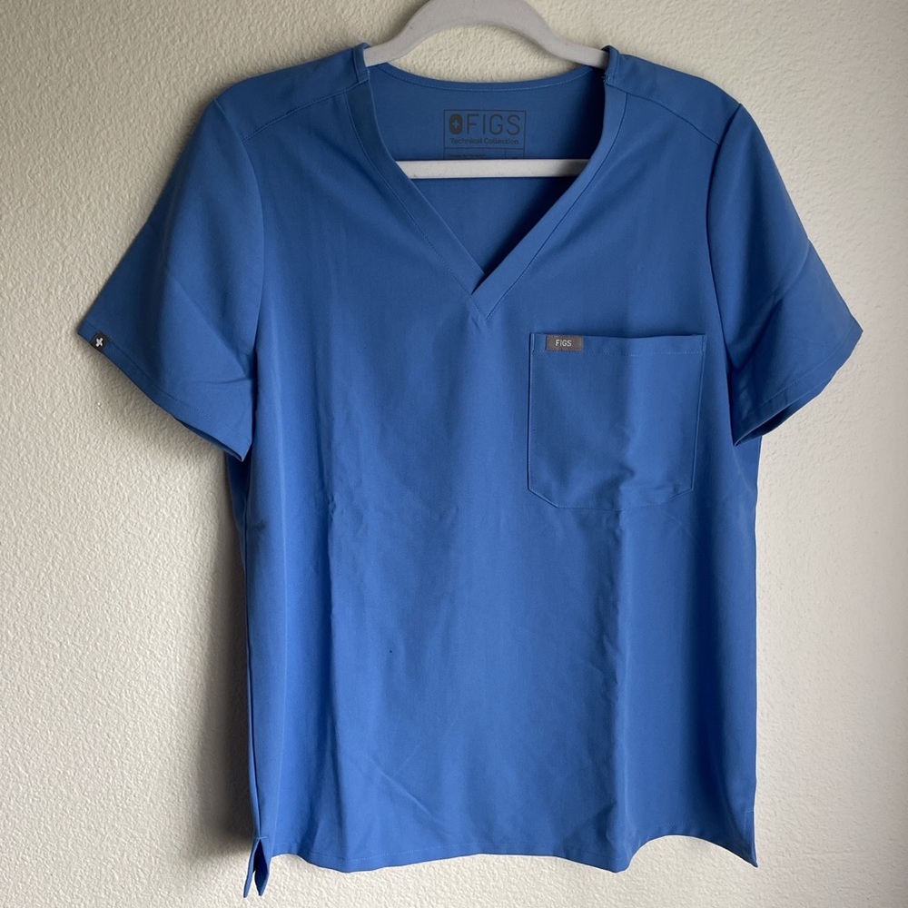 FIGS Women Capri Blue Casma - Three-Pocket Scrub Top